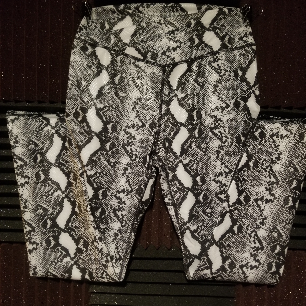 Till You Collapse gym leggings,  size medium,  great condition,  full length